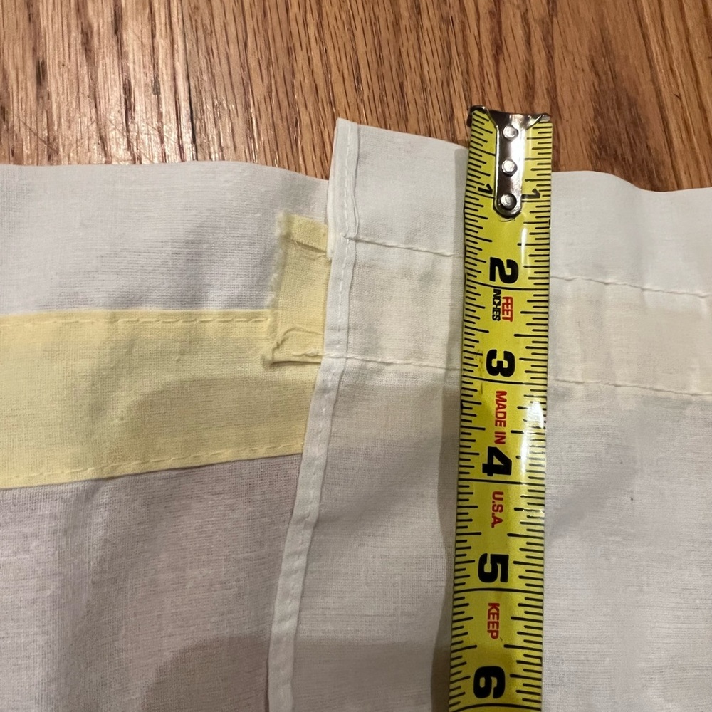 Vintage white ruffled eyelet curtains w pale yellow trim - Picture 13 of 16